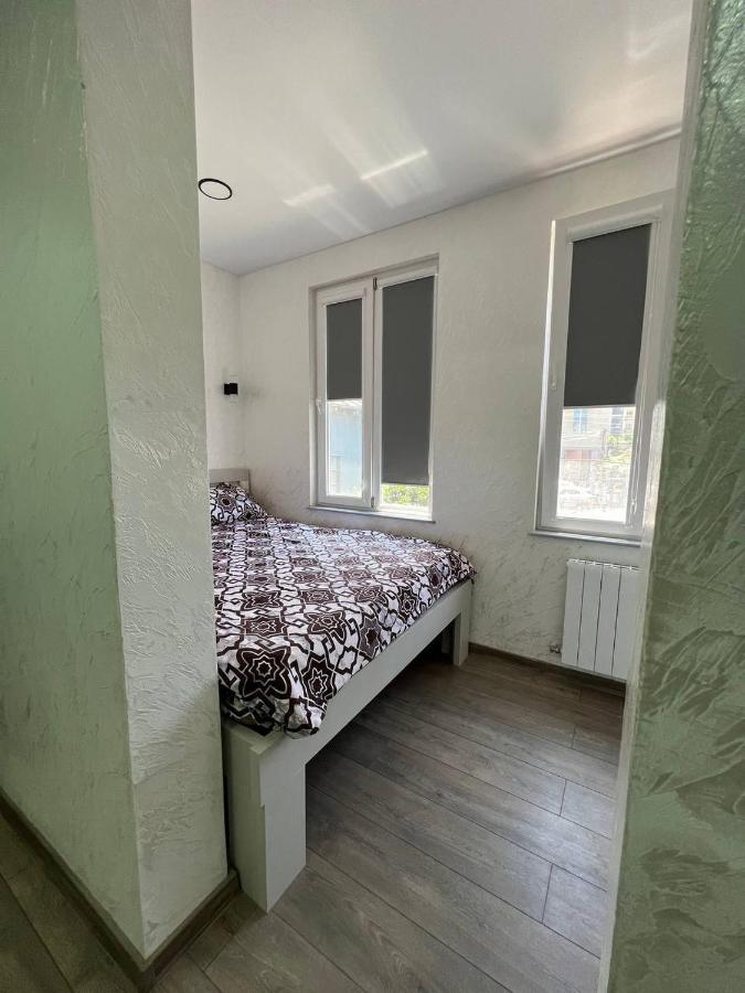 Sun And Moon Aparthotel Батуми Екстериор снимка