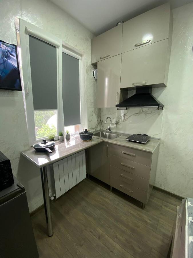 Sun And Moon Aparthotel Батуми Екстериор снимка