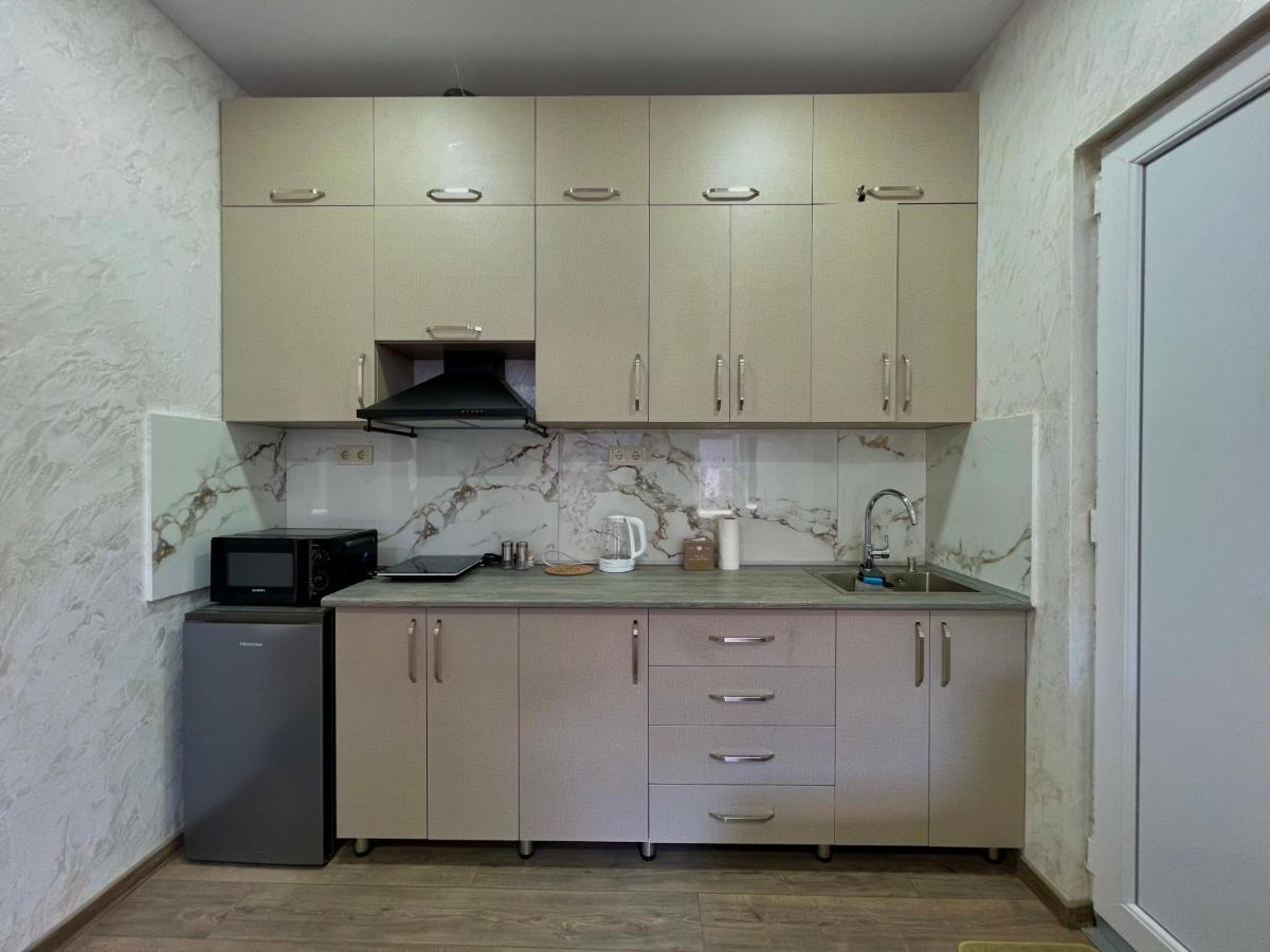 Sun And Moon Aparthotel Батуми Екстериор снимка