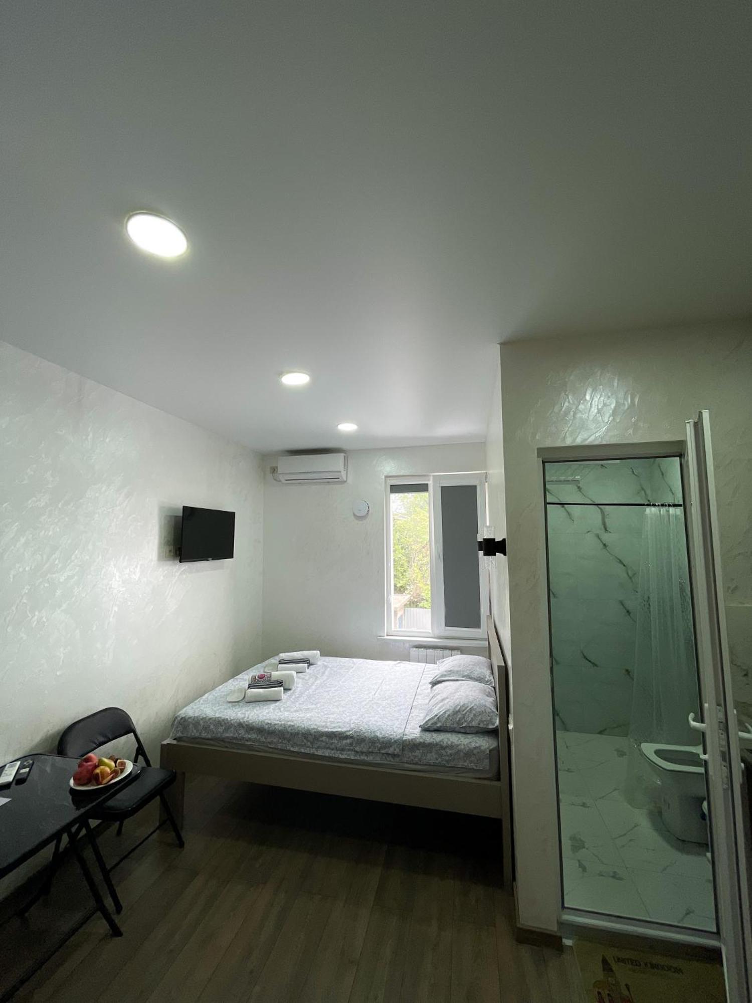 Sun And Moon Aparthotel Батуми Екстериор снимка