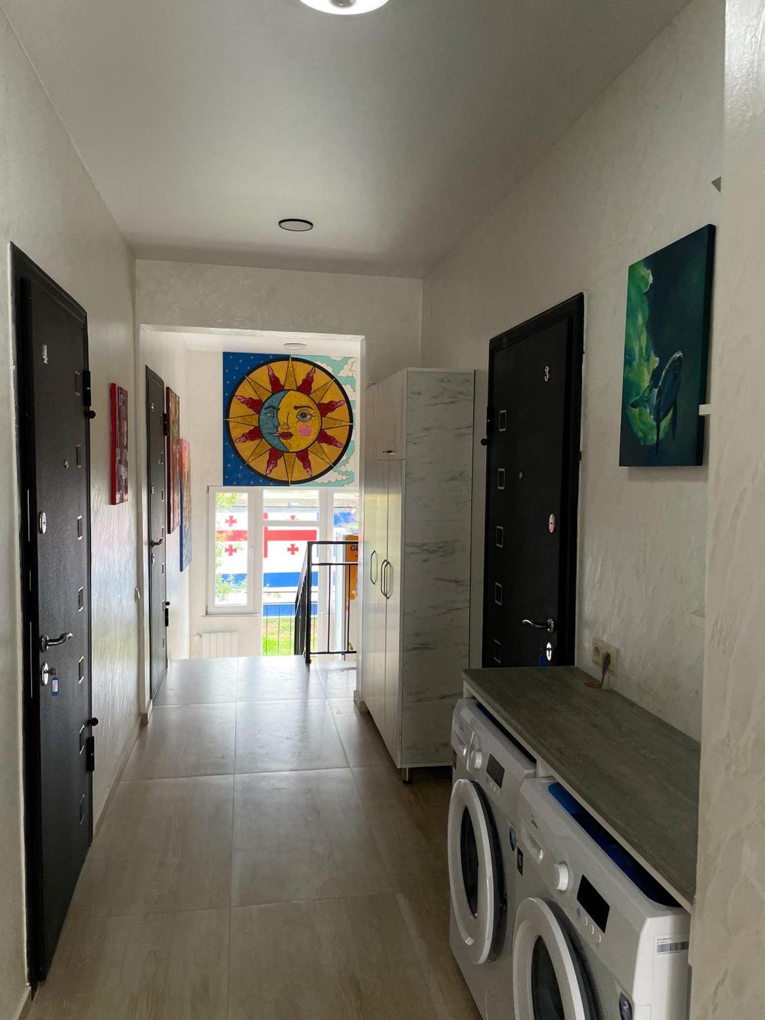 Sun And Moon Aparthotel Батуми Екстериор снимка