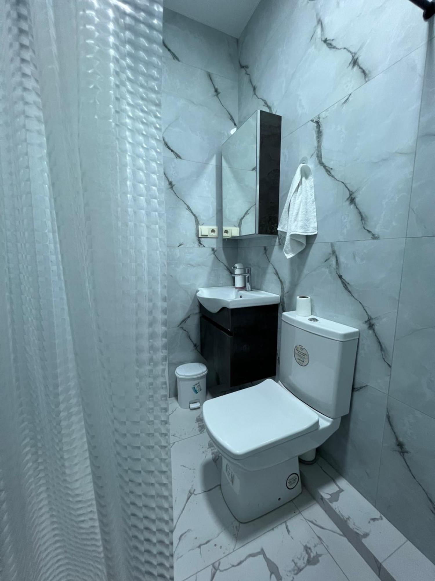 Sun And Moon Aparthotel Батуми Екстериор снимка