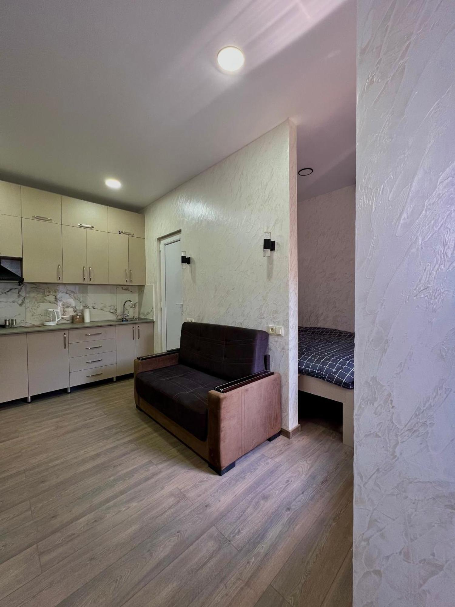 Sun And Moon Aparthotel Батуми Екстериор снимка